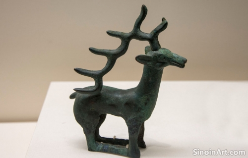 The Evolution of Bronze Decoration: From Simple Lines to Complex Narratives