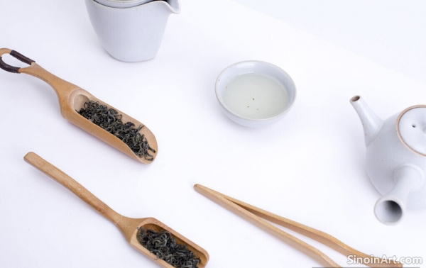 The Art of Tea Pairing: Complementing Chinese Cuisine