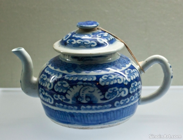 The Development of the Cobalt Underglaze Technique